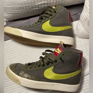 Nike Blazer Mid ‘77 Women’s High Top Sneaker